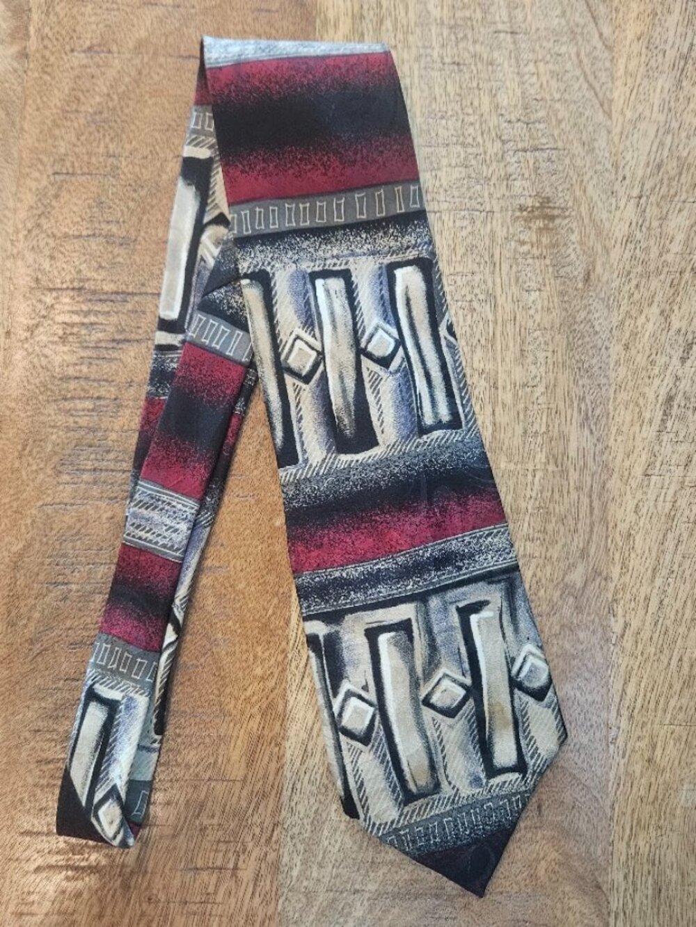 Studio 1409 New York Silk Tie Mens Geometric Abstract Red Black Silver Grey 4”